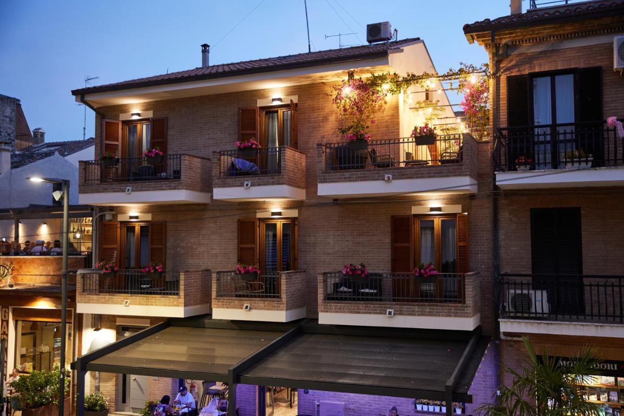 Battisti 56 Hotel Porto SantʼElpidio Exterior foto